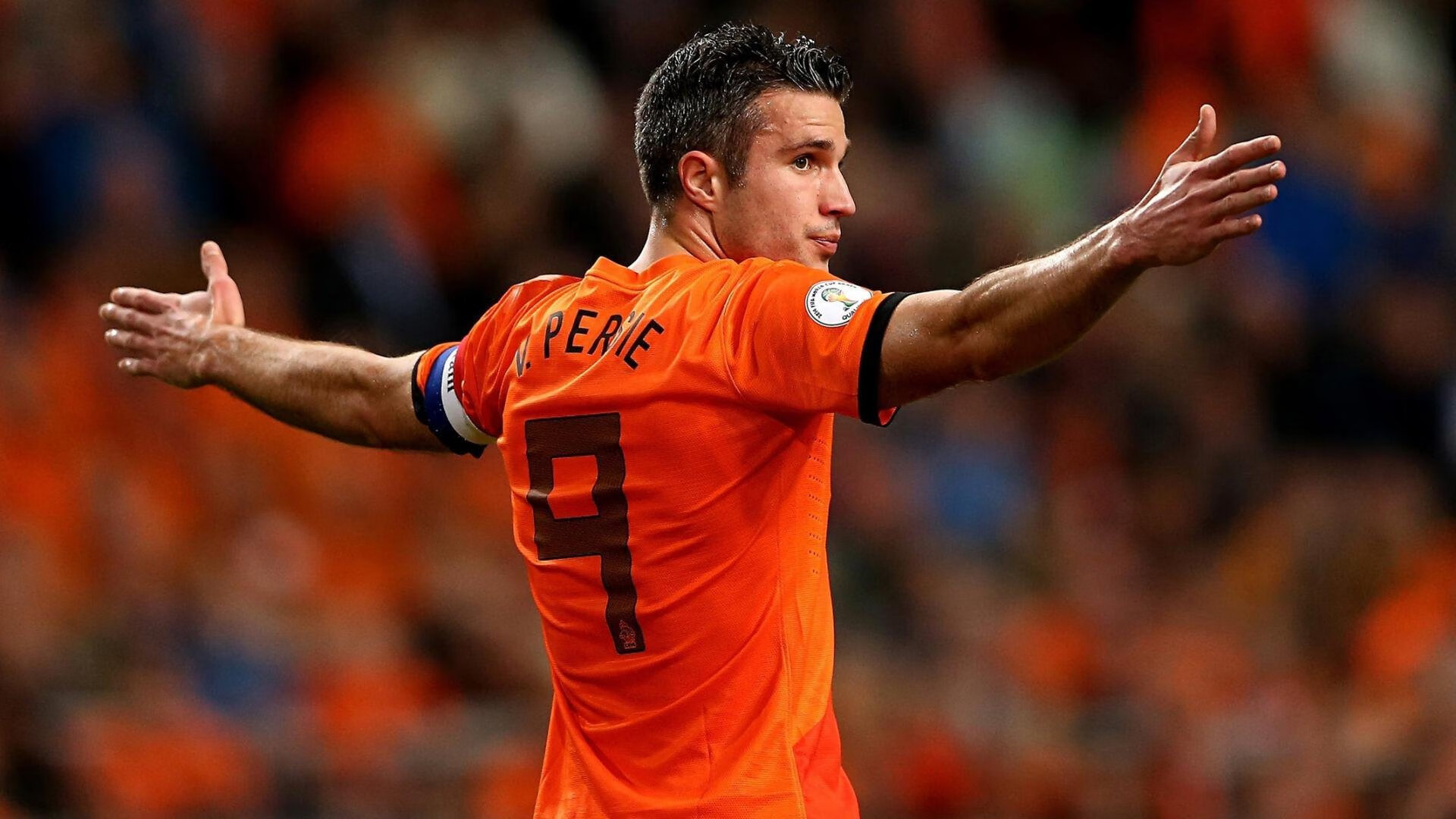 绿茵烽火连天，辽篮箭雨压休城，竞技场上的双城记